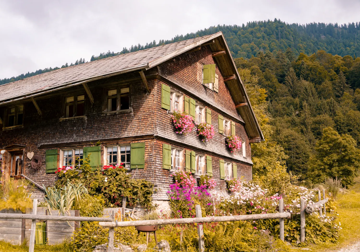 Dreihundert Winter: eine Alm aus dem 18. Jahrhundert von innen