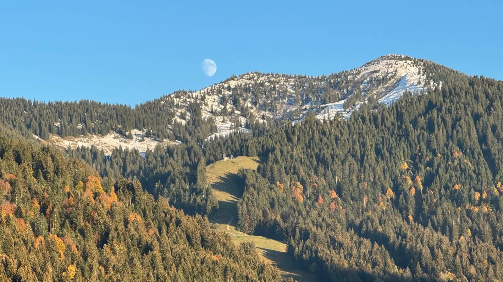 Bilder des Monats: Oktober 2026 – Herbstidylle und der erste Schnee